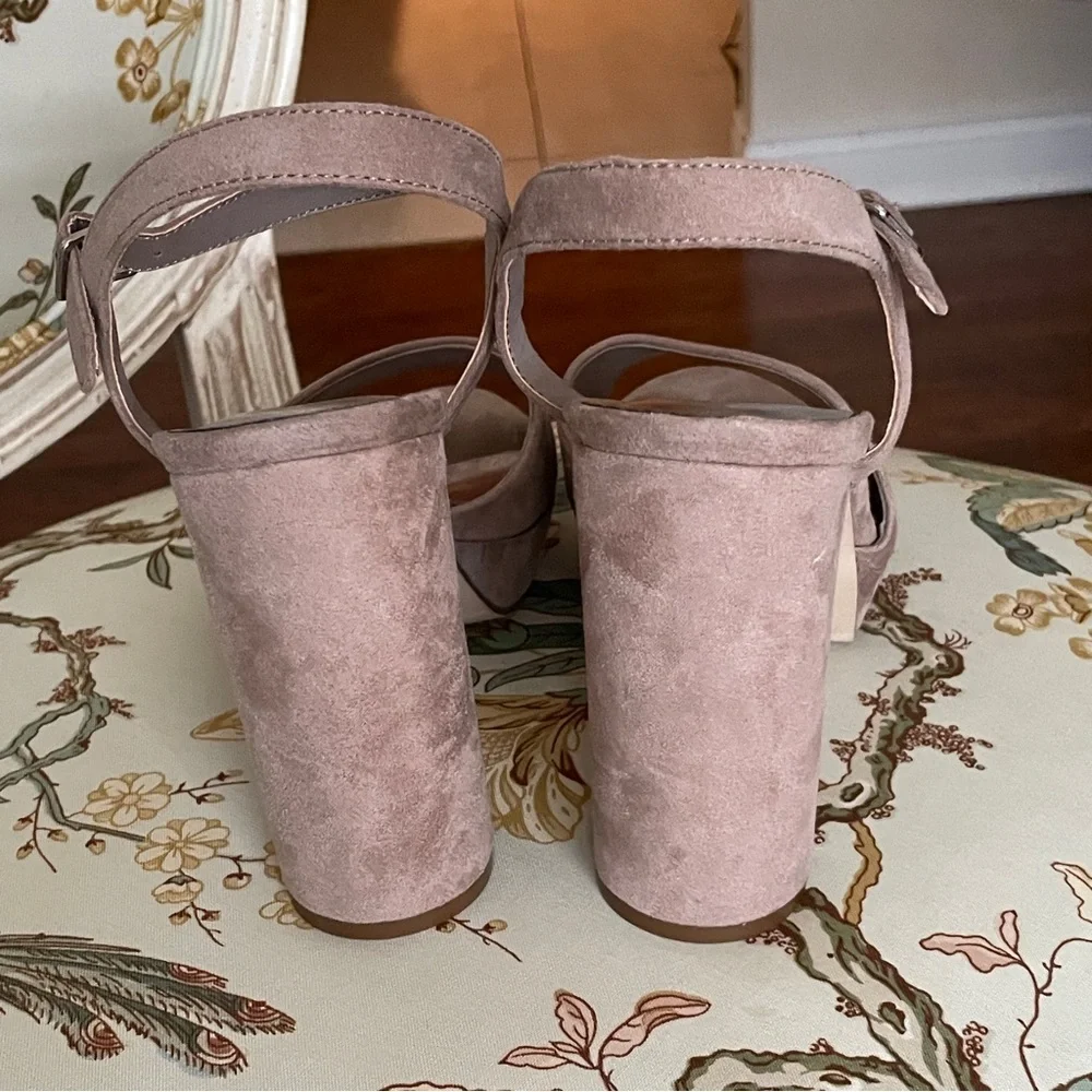 ** BUNDLE SALE 3/$16 ** Madden Girl Tan Platform Heels, Size 8